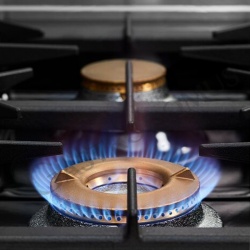 piano-di-cottura-gas-6-fuochi-armadio-aperto-bacinelle-smaltate_1